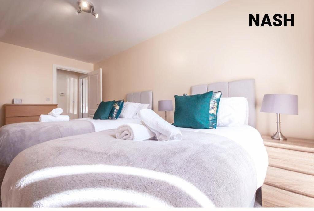 Stylish 2 Bedroom Apartment-Short Term Lets & Serviced Accomodation ريدينج المظهر الخارجي الصورة