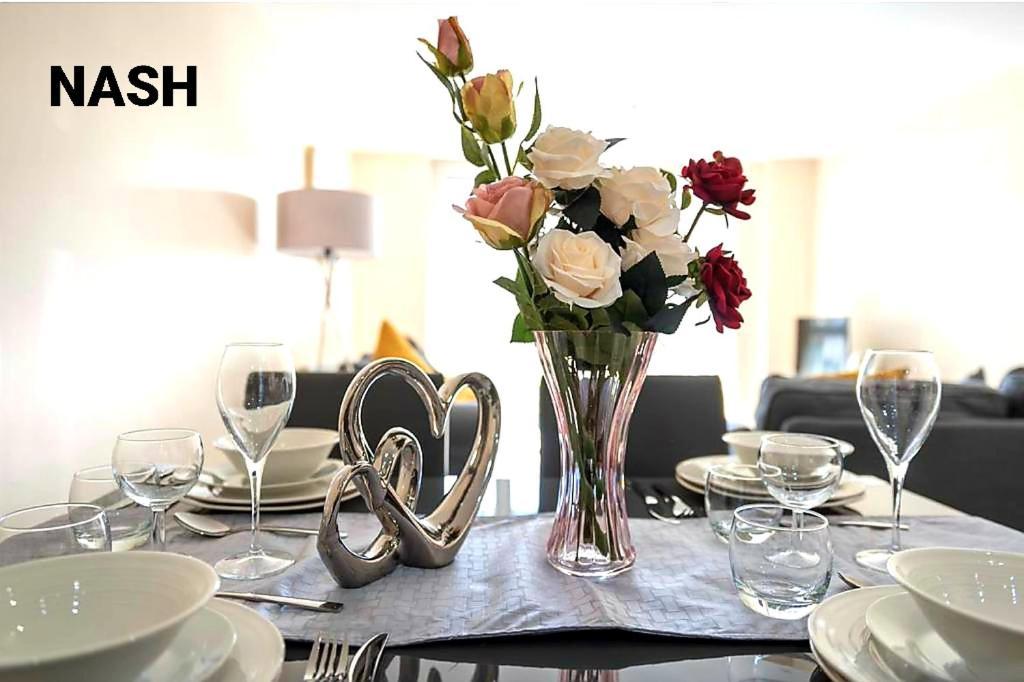 Stylish 2 Bedroom Apartment-Short Term Lets & Serviced Accomodation ريدينج المظهر الخارجي الصورة