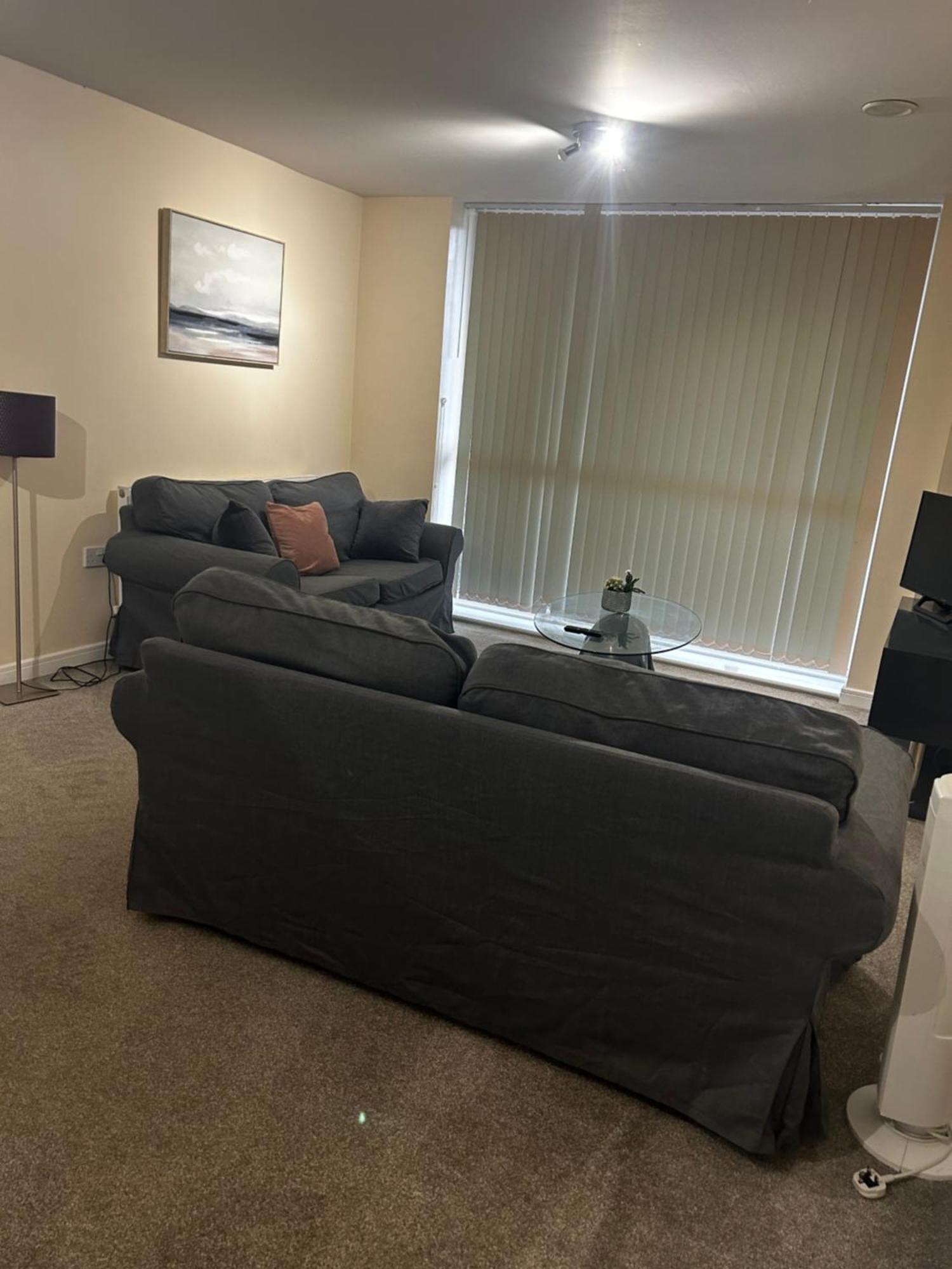 Stylish 2 Bedroom Apartment-Short Term Lets & Serviced Accomodation ريدينج المظهر الخارجي الصورة